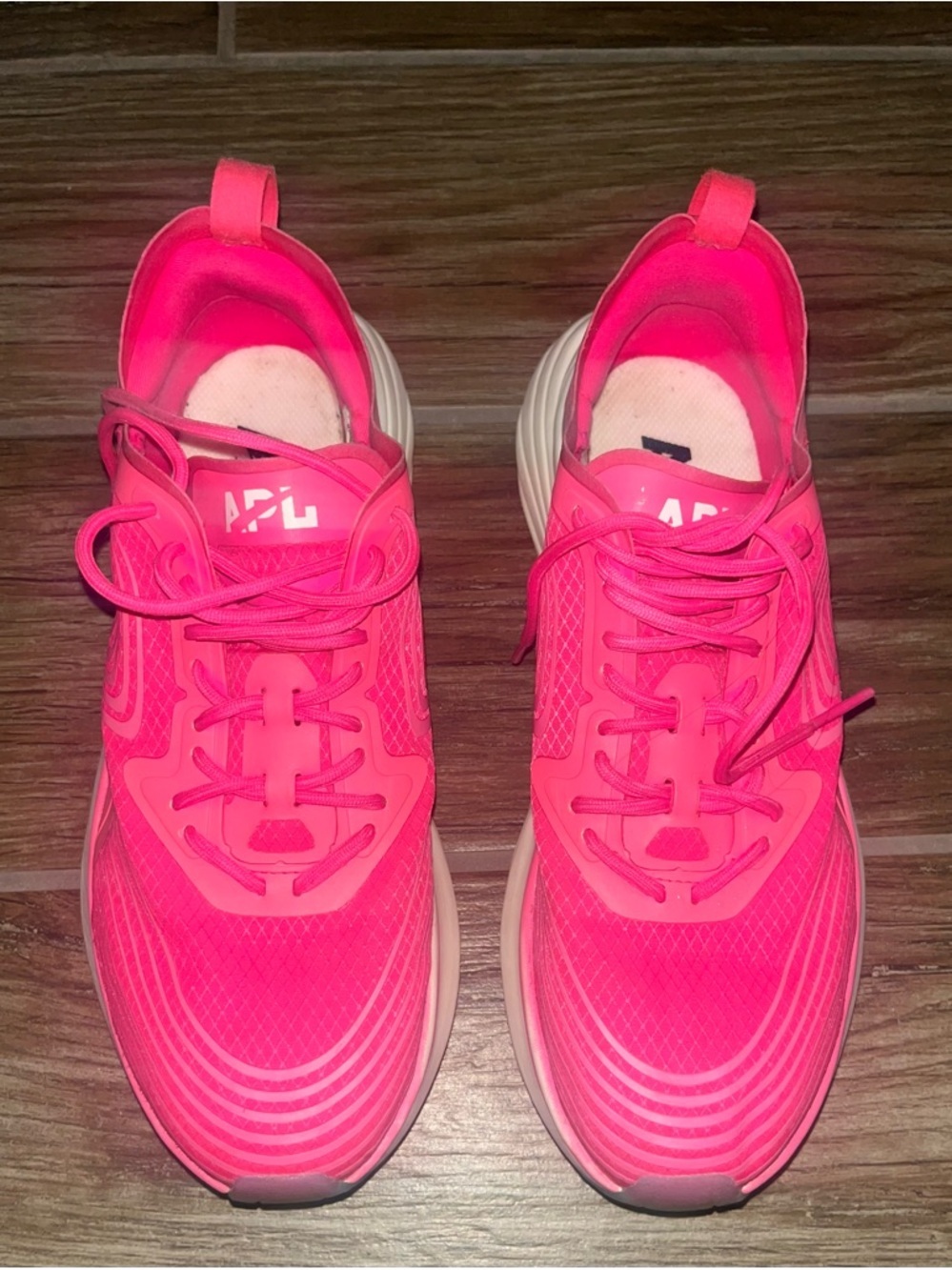 APL Streamline women’s pink sneakers